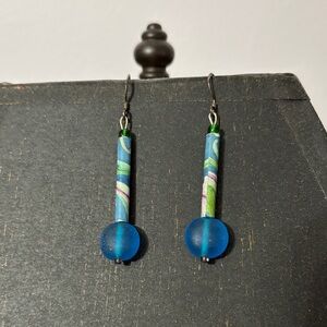 Ladies dangle earrings
